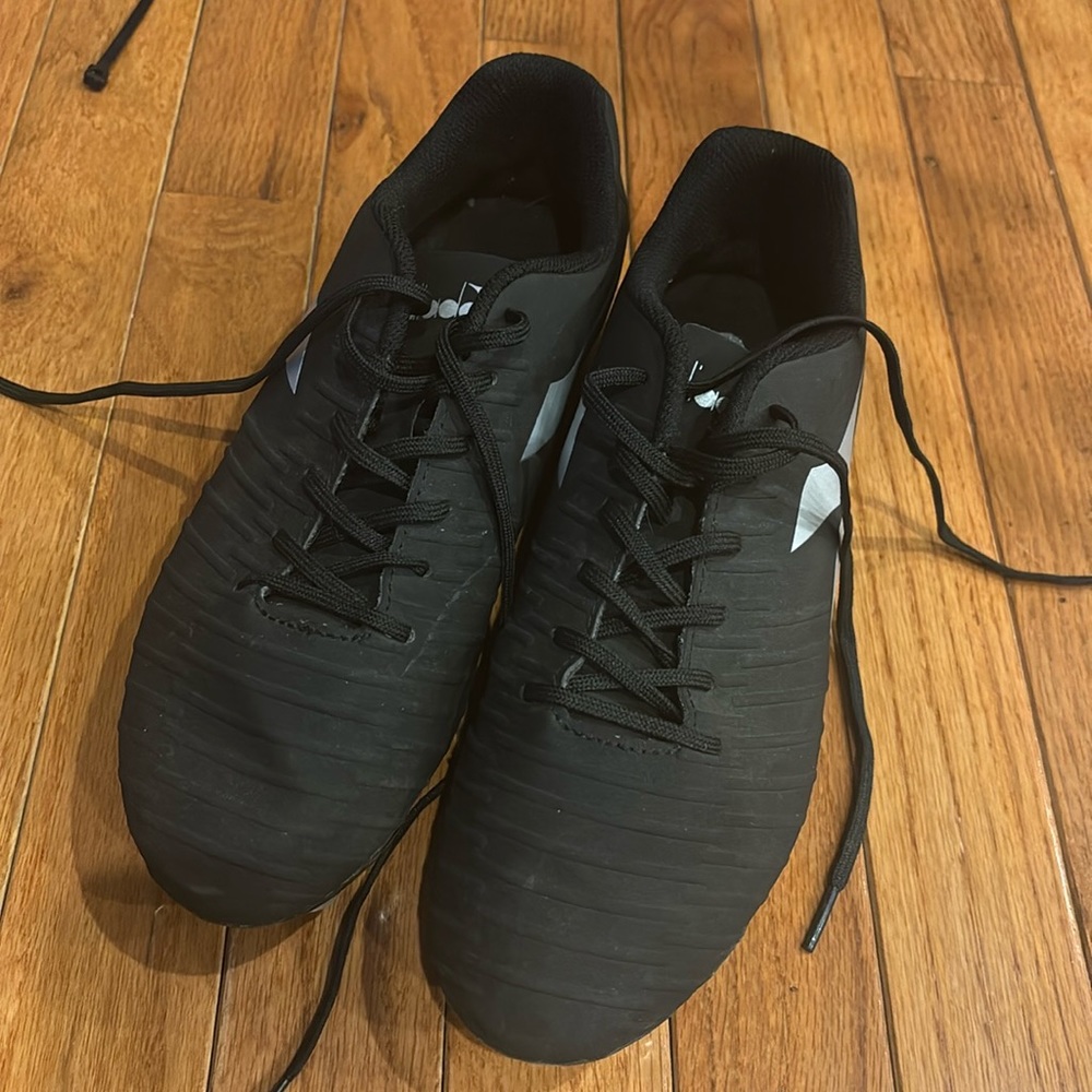 Diadora Men’s Size 8 Soccer Cleats